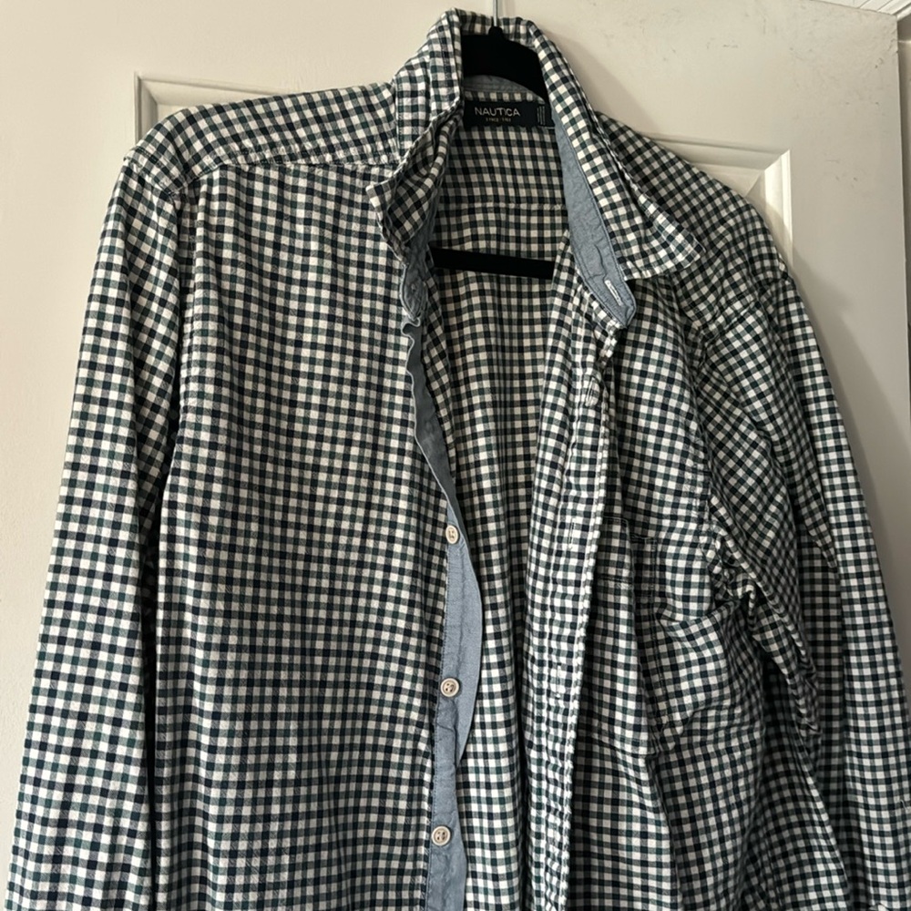 Nautica Button Down Shirt Size: Large